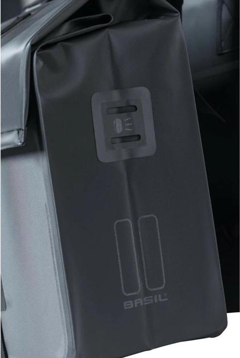 Actual product image Basil Urban Dry Double (50 l, Luggage carrier bag)