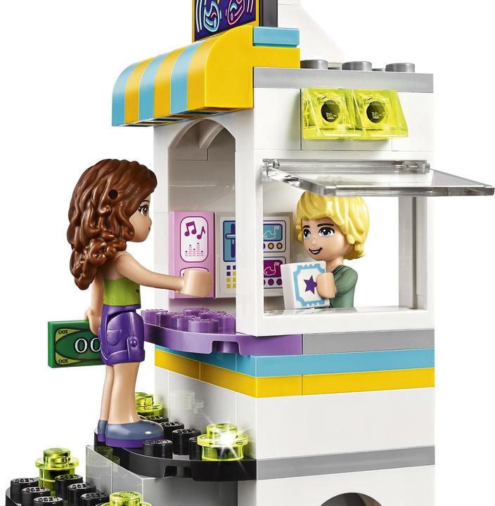Image du produit LEGO Autos-tamponneuses Friends dans un parc d'attractions (41133, LEGO Friends)