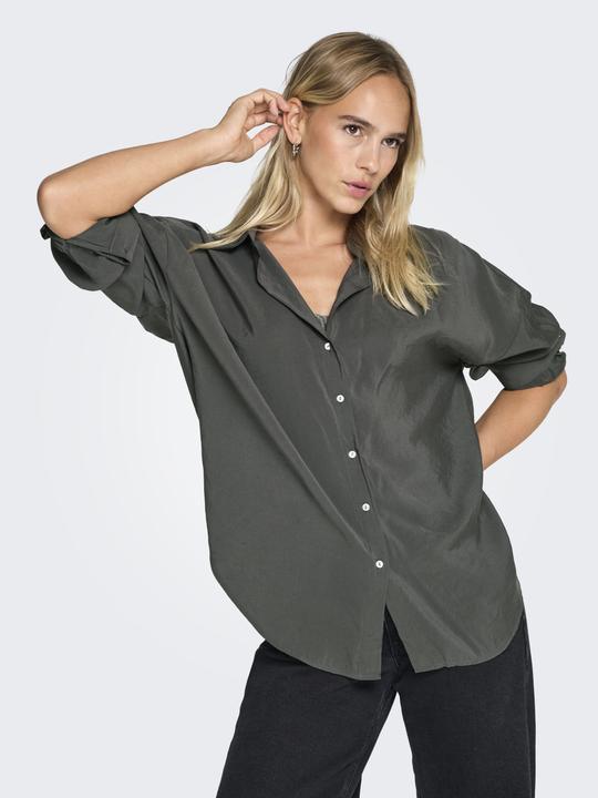 Actual product image Only Loose fit Shirt collar Sleeve cuffs with button Low set-in shoulder Shirt Shirt (XS)
