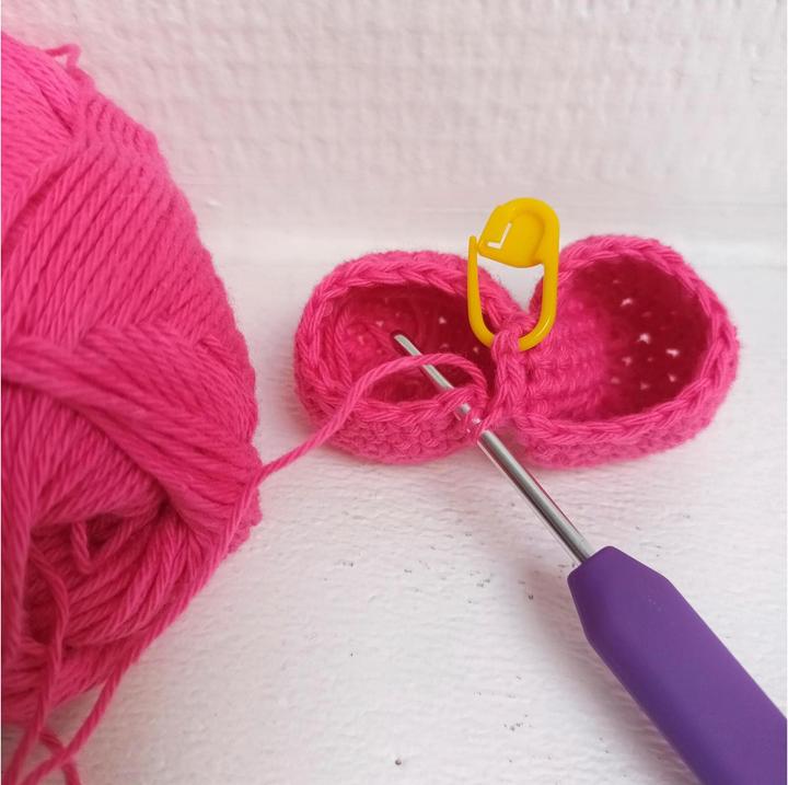 Actual product image Creativ Company Craft kit crochet dog bone