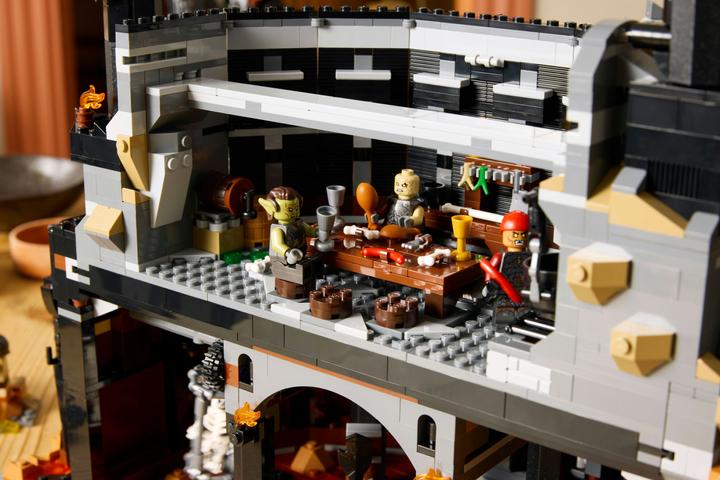 Image du produit LEGO The Lord of the Rings : Barad-dûr (10333, LEGO Icons, LEGO difficiles à trouver)