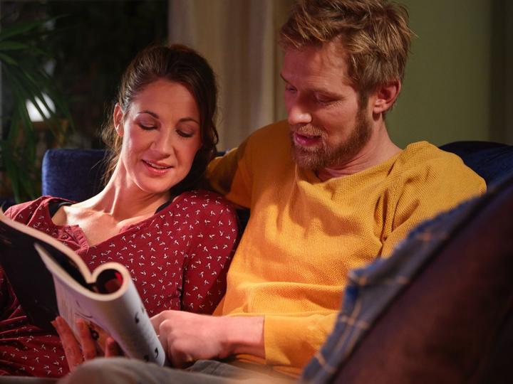 Produktbild Philips Hue White & Color BT (E14, 5.30 W, 470 lm, 2 x, G)