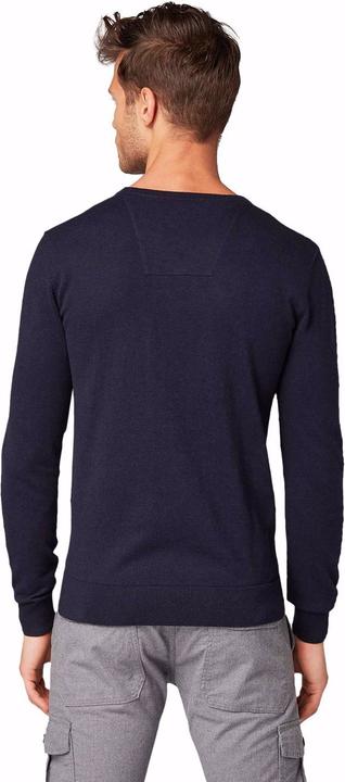 Actual product image Supremo V Pullover (M)