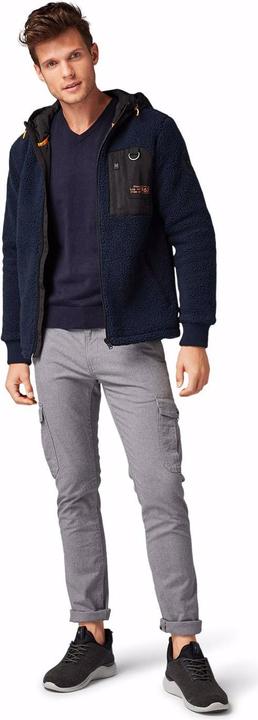 Actual product image Supremo V Pullover (M)