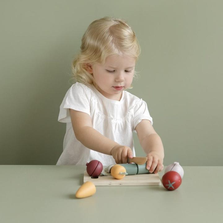 Actual product image Little Dutch Wooden vegetable cutting part