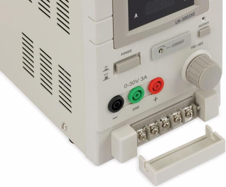 Immagine prodotto QuatPower Alimentatore LN-3003XE, LED 0...30V-, 0...3A, prese/terminali