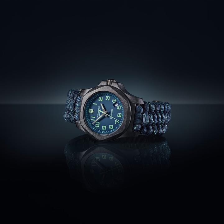 Actual product image Victorinox I.n.o.x. Carbon (Analogue wristwatch, Swiss made, 43 mm)