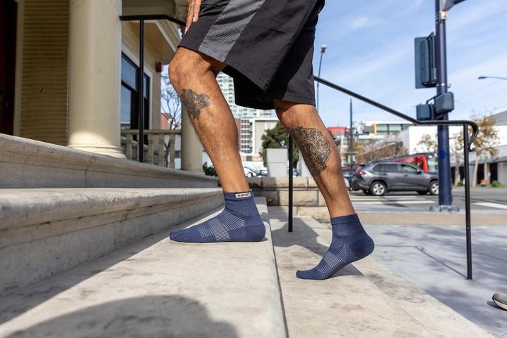 Actual product image Injinji Run Lightweight Mini-Crew (37 - 40)