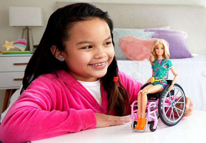 Image du produit Barbie fauteuil roulant (blonde) - Poupée Mannequin - Dès 3 ans