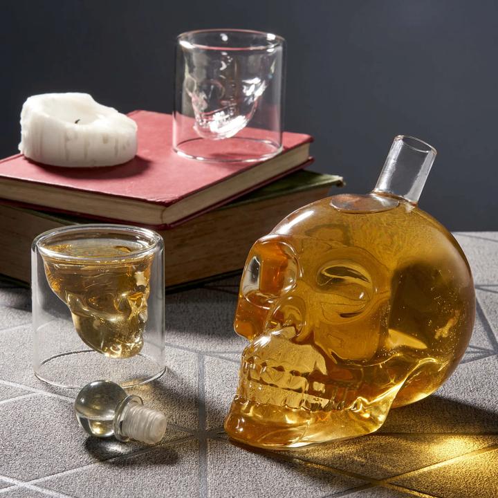Actual product image Oak & Steel Skull whisky glasses and decanter set (0.70 l)
