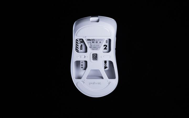 Immagine prodotto Pulsar Gaming Gears Xlite V3 - Mini taglia 1 (Senza fili, Cablato)