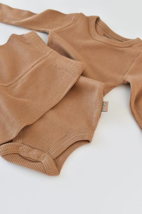 Image du produit BabyCosy Ensemble. Pantalon en tricot avec pied. Body à manches longues. Bonnet (68)