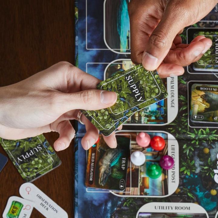 Actual product image Hasbro Gaming Cluedo Conspiracy (French)