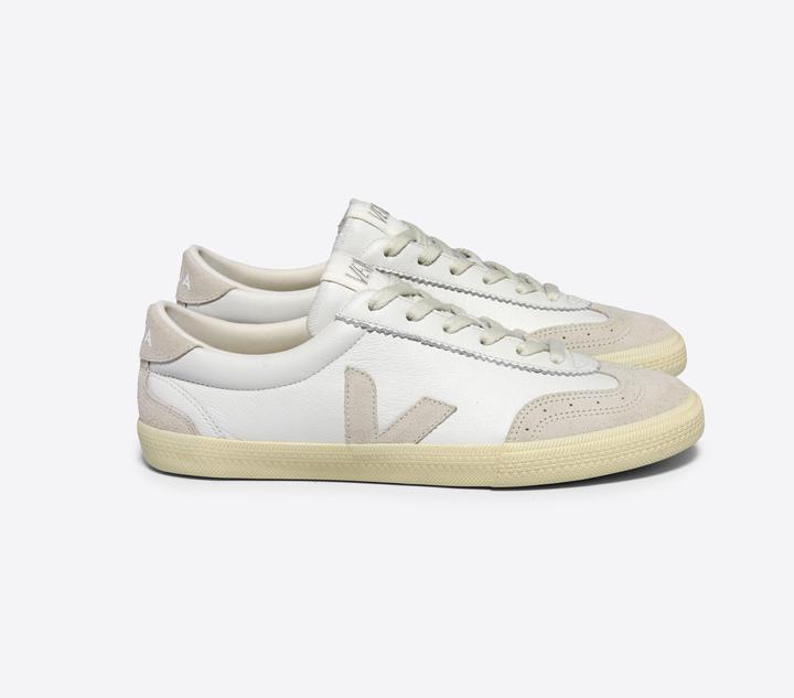 Actual product image Veja Volley (37)