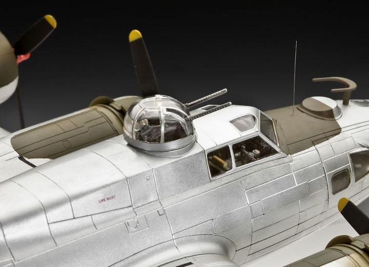 Actual product image Revell B-17G Flying Fortress