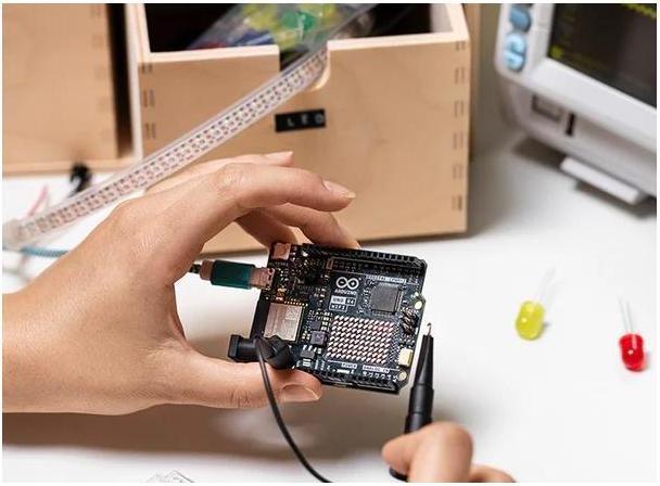 Actual product image Arduino UNO R4 WiFi