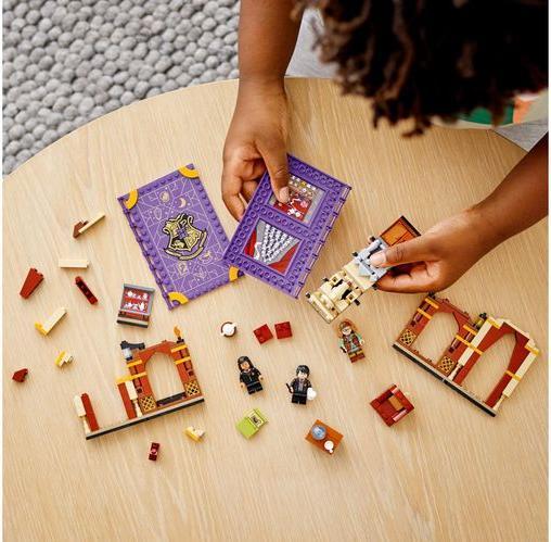 Actual product image LEGO Hogwarts Moment: Divination Lesson (76396, LEGO Harry Potter)
