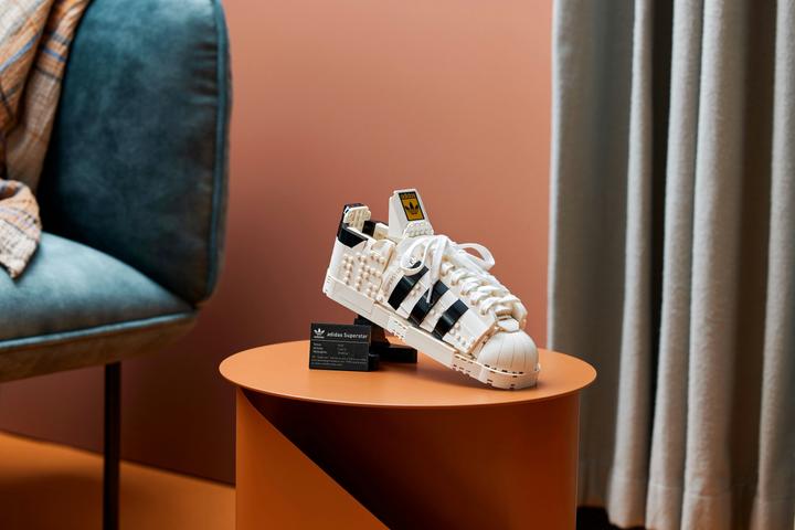 Actual product image LEGO Adidas Originals Superstar (10282, LEGO Icons)