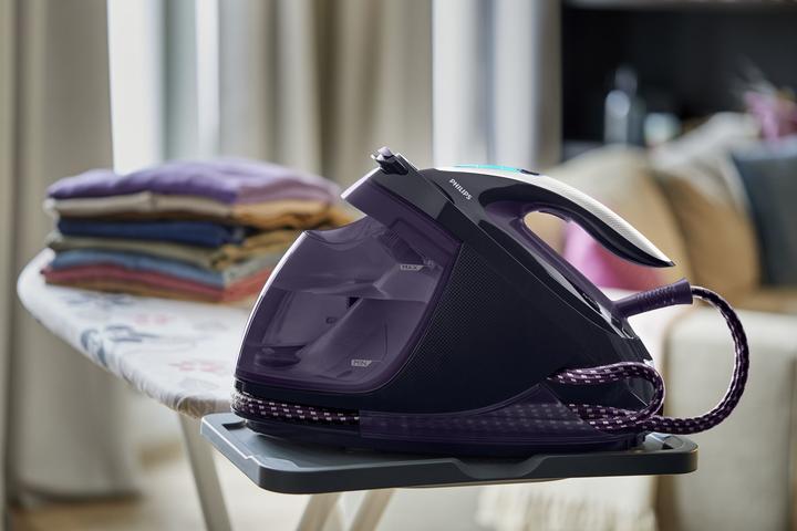 Produktbild Philips PerfectCare Elite Plus GC9675/80 Dampfbügelstation (2700 W, 550 g/min)