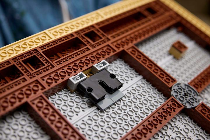 Immagine prodotto LEGO Vincent van Gogh - Girasoli (31215, LEGO DC, Set LEGO rari)