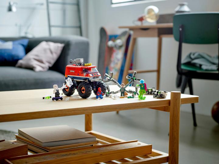 Actual product image LEGO Spider-Man's Monster Truck vs. Mysterio (76174, LEGO Marvel)