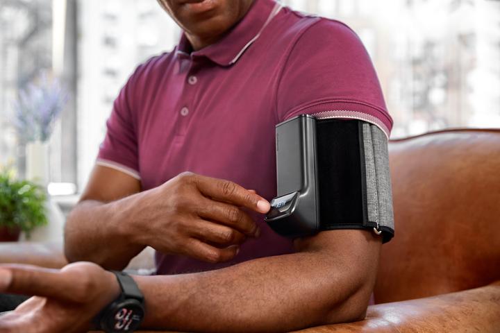 Actual product image Garmin Index BPM smart upper arm blood pressure monitor (Blood pressure monitor upper arm)