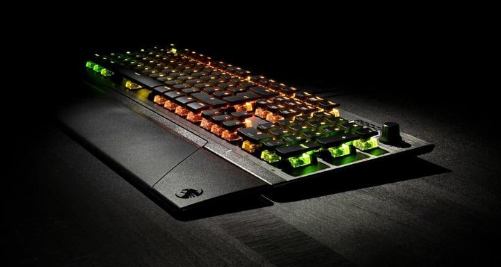 Actual product image Roccat Vulcan 121 Aimo (DE, Cable)