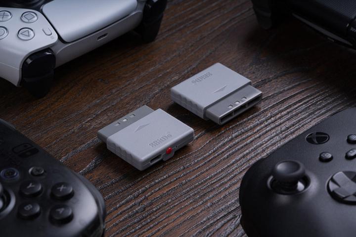 Produktbild 8bitdo Retro Receiver PS1/PS2 (PS2, Playstation Classic, PC)