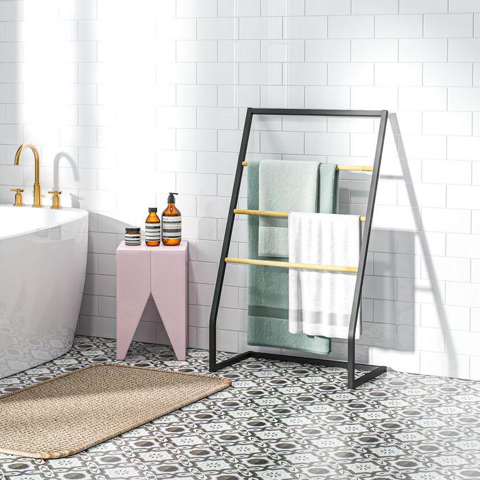 Immagine prodotto Swisshandel24 Portasciugamani, portasciugamani a piantana con 3 portasciugamani, portasciugamani per il bagno, St.
