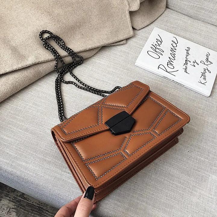 Image du produit Only-Bags.Store Vintage Nietenkette Kleine Umhängetaschen für Klappe PU Leder Mode