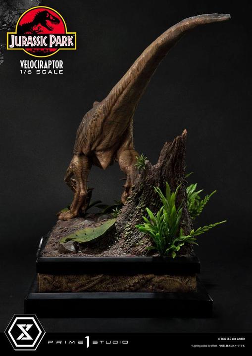 Actual product image Prime 1 Studio Jurassic Park Legacy Museum Collection Velociraptor Attack