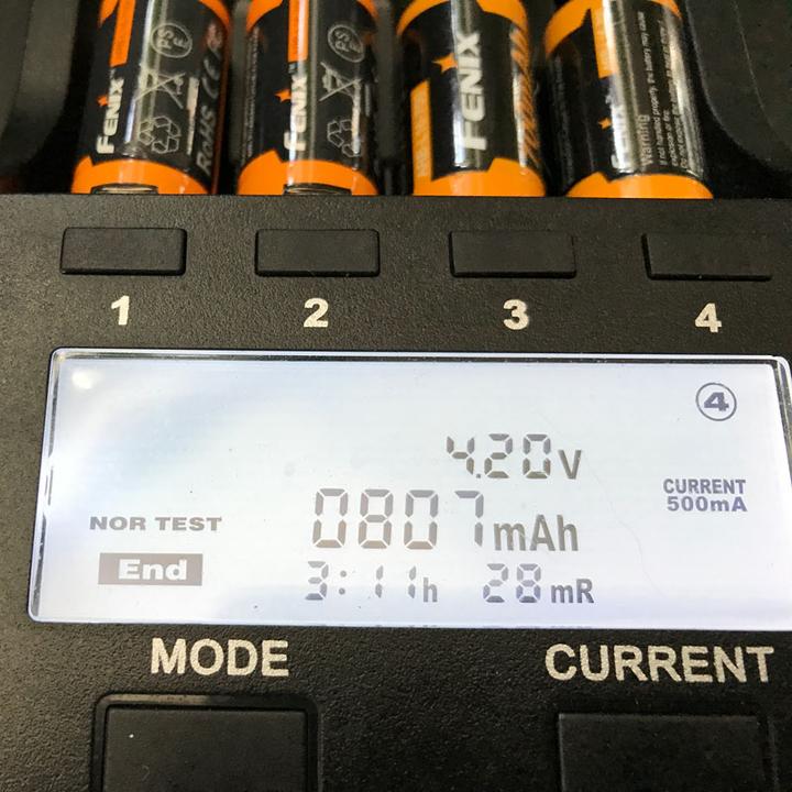 Actual product image Fenix LCD quick charger (1 pcs., CR123A, 700 mAh, Battery + charger)