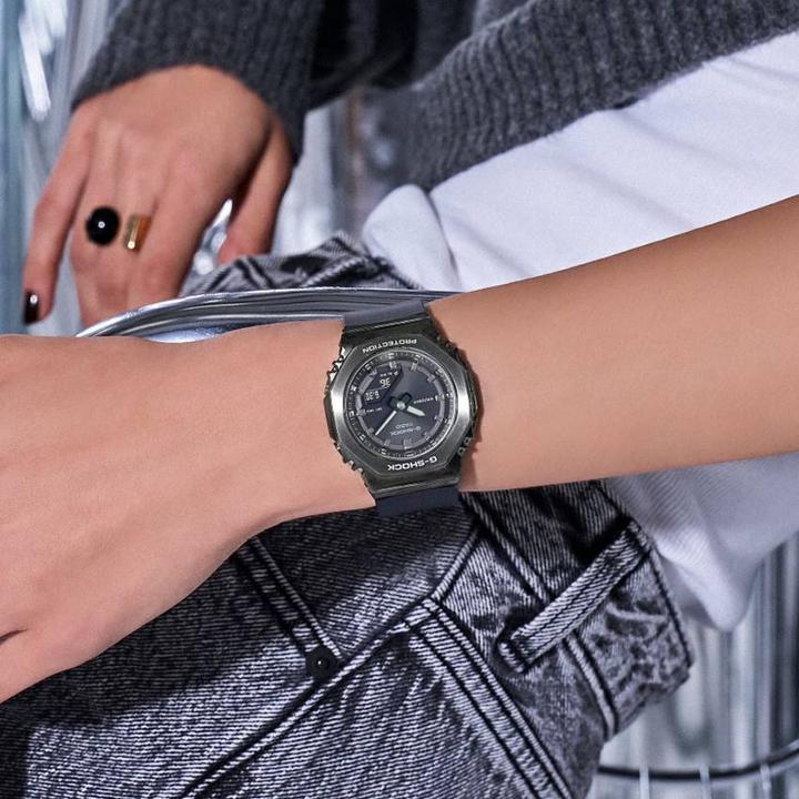 Actual product image Casio GM-S2110B-8AER (Digital watch, Analogue wristwatch, 45.90 mm)