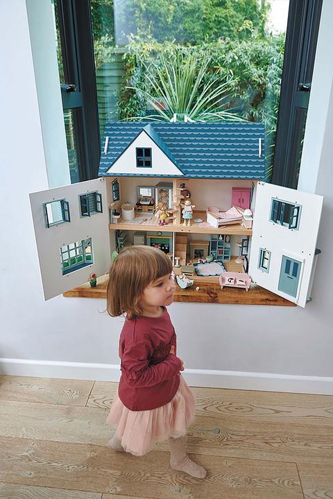 Image du produit Tender Leaf Toys Maison de la queue d'aronde