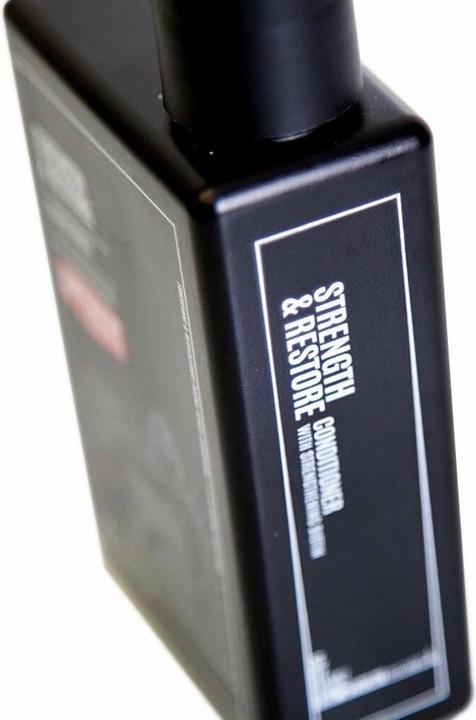Immagine prodotto Uppercut Deluxe Balsamo rinforzante e ricostituente (240 ml)
