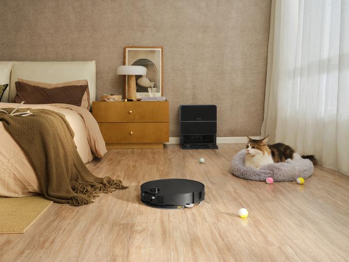 Actual product image Roborock Saros 10 (Vacuum mopping robot)