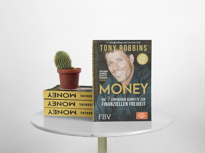Immagine prodotto Money (Tedesco, Tony Robbins., 2015)