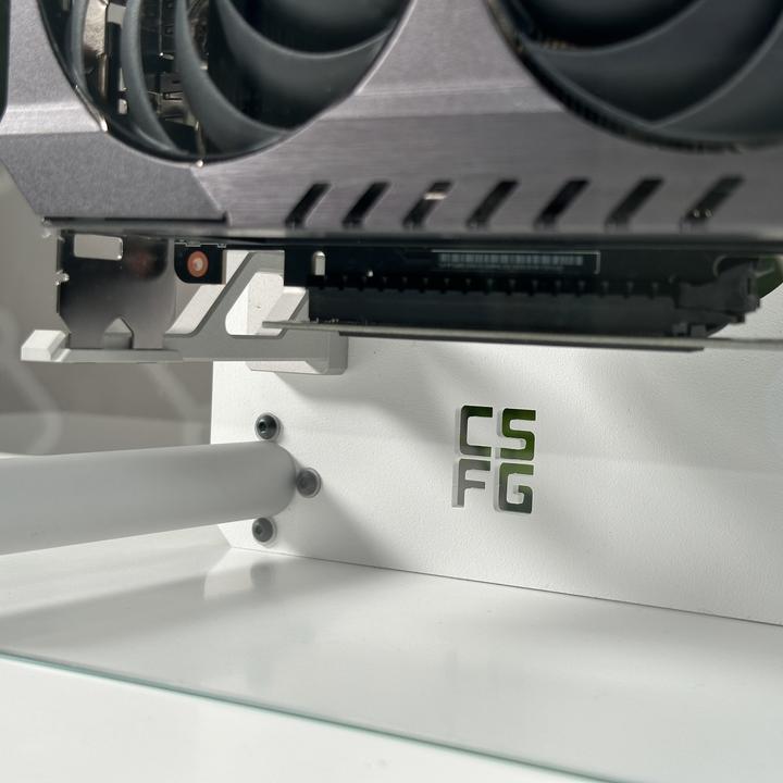 Produktbild Creative Solutions For Gamers CSFG Frostbite Wandgehäuse - weiss, Micro-ITX (Micro-ITX)