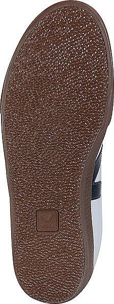 Actual product image Veja Volley (45)