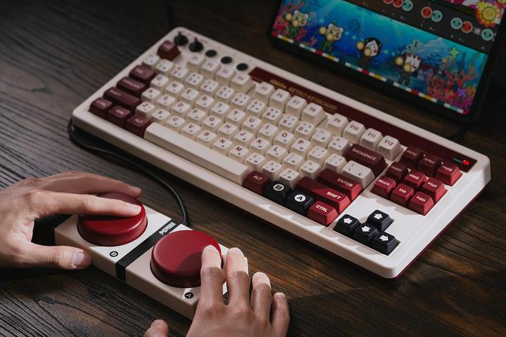 Produktbild 8bitdo Mechanische Tastatur Hot Swappable 87 Keys (Eng. Int., Kabellos)