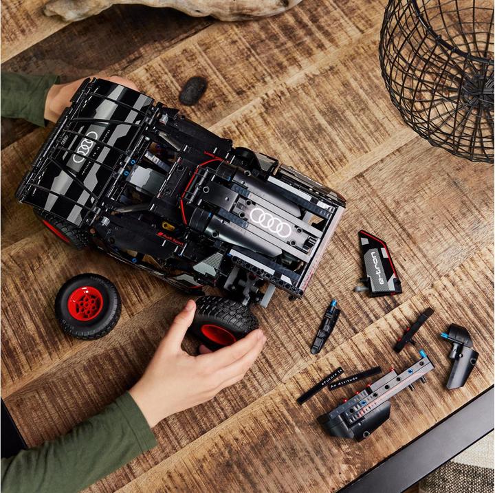 Actual product image LEGO Audi RS Q e-tron (42160, LEGO Technic)