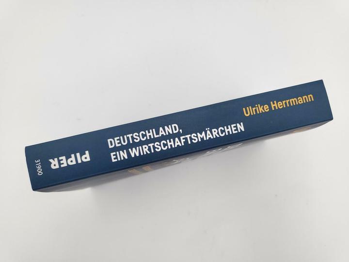 Actual product image Deutschland, ein Wirtschaftsmärchen (German, Ulrike Herrmann, 2022)