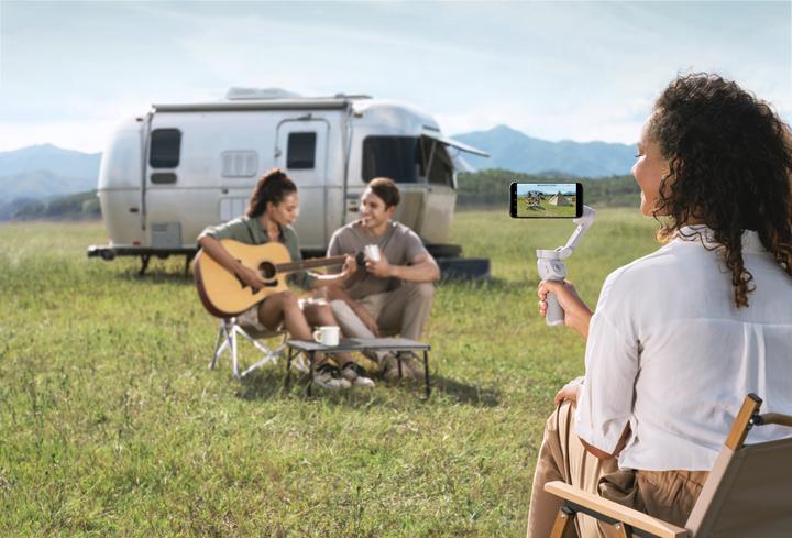 Actual product image DJI OM 4 - Osmo Mobile 4 smartphone gimbal (0.23 kg)