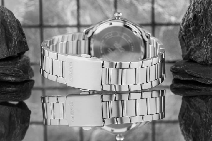 Immagine prodotto Casio Edificio - EF-121D-1AVEG (Orologio da polso analogico, 40 mm)