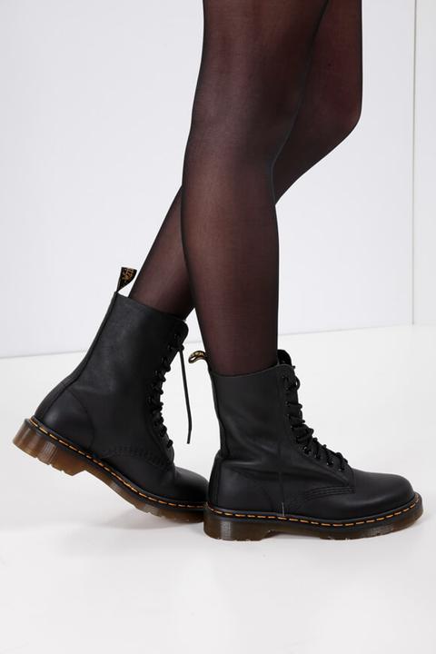 Actual product image Dr. Martens 1490 Virginia (36)