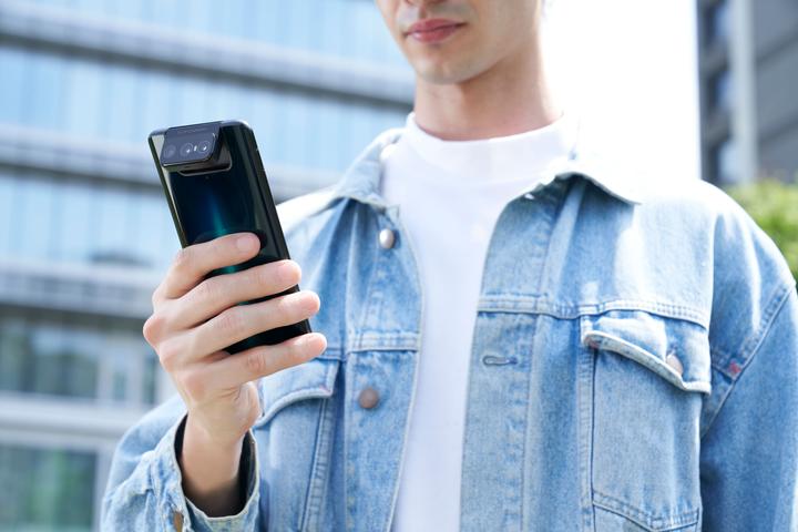 Produktbild ASUS Zenfone 7 (128 GB, Aurora Black, 6.67", Dual SIM, 64 Mpx, 5G)
