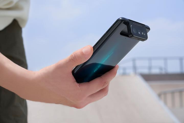 Produktbild ASUS Zenfone 7 (128 GB, Aurora Black, 6.67", Dual SIM, 64 Mpx, 5G)
