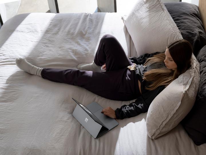 Produktbild Microsoft Surface Laptop Studio (14.40", Intel Core i7-11370H, 16 GB, 512 GB, DE)