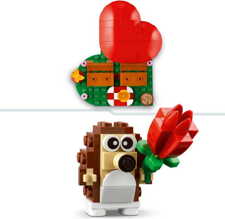 Actual product image LEGO Hedgehogs and their picnic date (40711, LEGO Seasonal Sets)