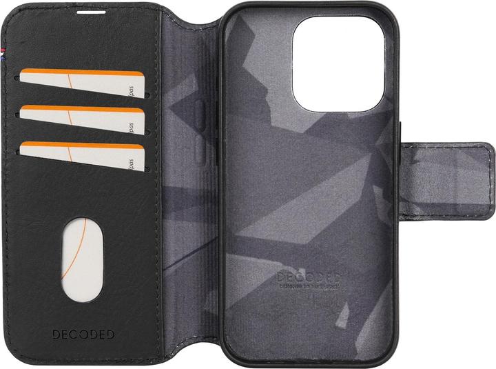 Actual product image Decoded Detachable MagSafe Leather Wallet (Apple iPhone 15 Pro)